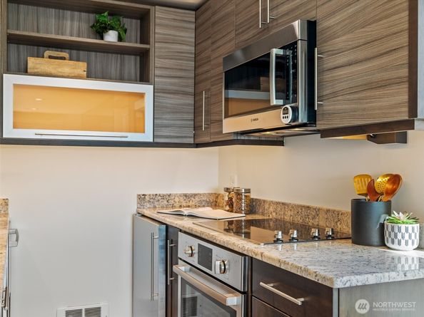 65 Kirkland Avenue 201, Kirkland WA 98033