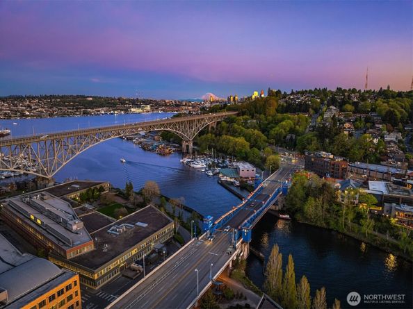 3610 Francis Avenue N, Seattle WA 98103