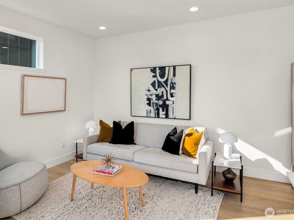3610 Francis Avenue N, Seattle WA 98103