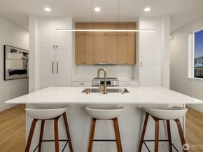 3610 Francis Avenue N, Seattle WA 98103
