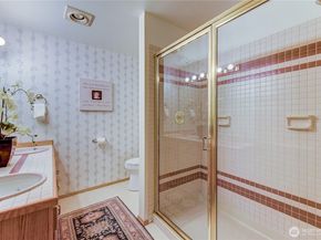 609 7th Avenue N B203, Edmonds WA 98020