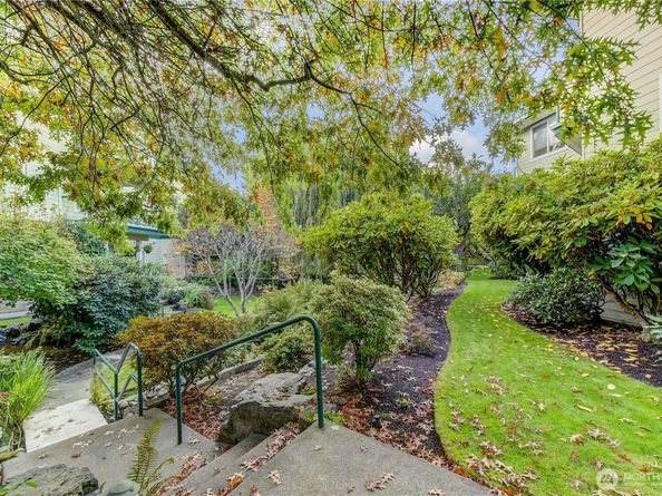 609 7th Avenue N B203, Edmonds WA 98020