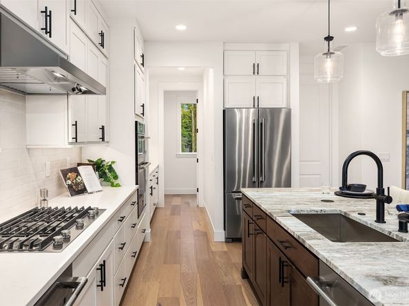 14870 Site 5 NE 2nd Court, Bellevue WA 98007
