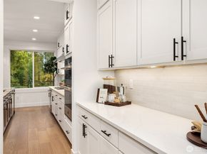 14870 Site 5 NE 2nd Court, Bellevue WA 98007