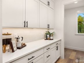 14870 Site 5 NE 2nd Court, Bellevue WA 98007
