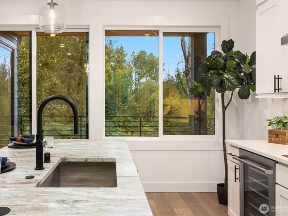 14870 Site 5 NE 2nd Court, Bellevue WA 98007