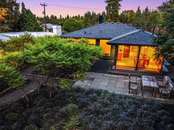 1207 26th Avenue E, Seattle WA 98112