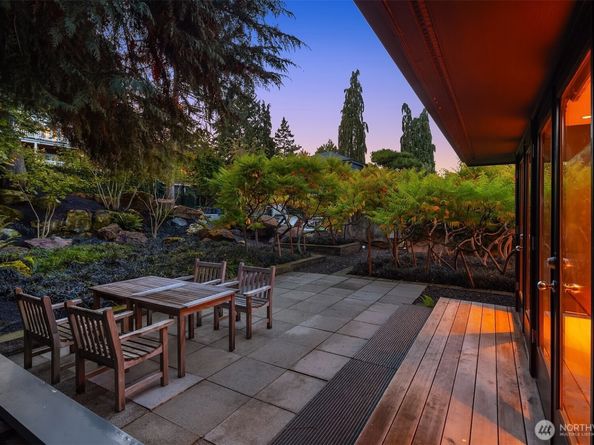 1207 26th Avenue E, Seattle WA 98112
