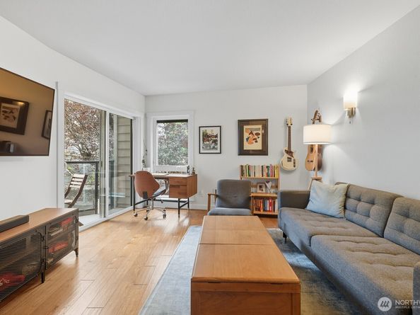 900 Summit Avenue E 303, Seattle WA 98102