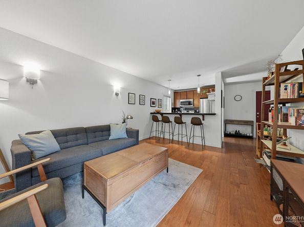 900 Summit Avenue E 303, Seattle WA 98102