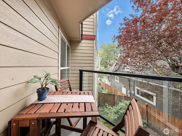 900 Summit Avenue E 303, Seattle WA 98102