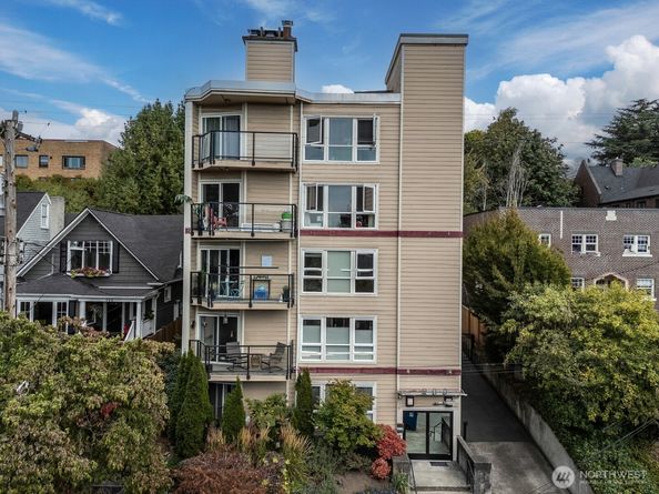 900 Summit Avenue E 303, Seattle WA 98102