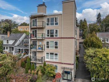 900 Summit Avenue E