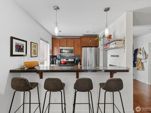 900 Summit Avenue E 303, Seattle WA 98102