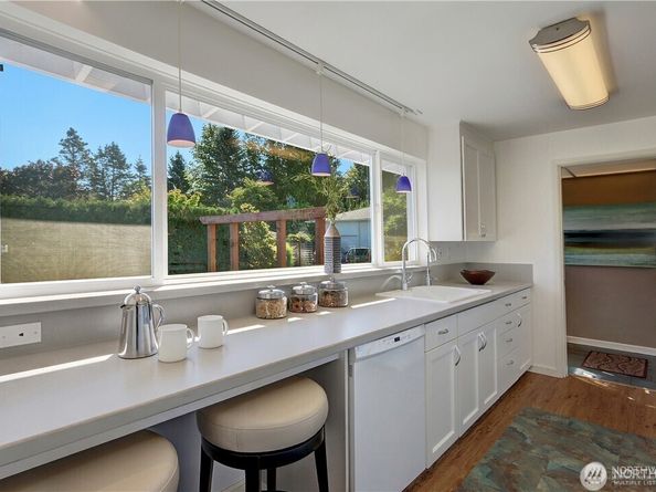 3215 NE 103rd Street, Seattle WA 98125