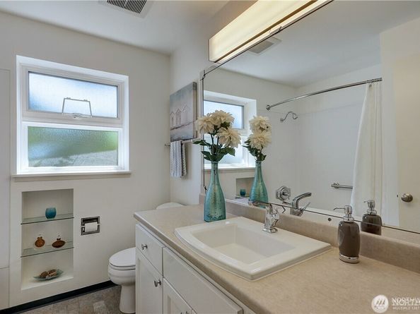 3215 NE 103rd Street, Seattle WA 98125