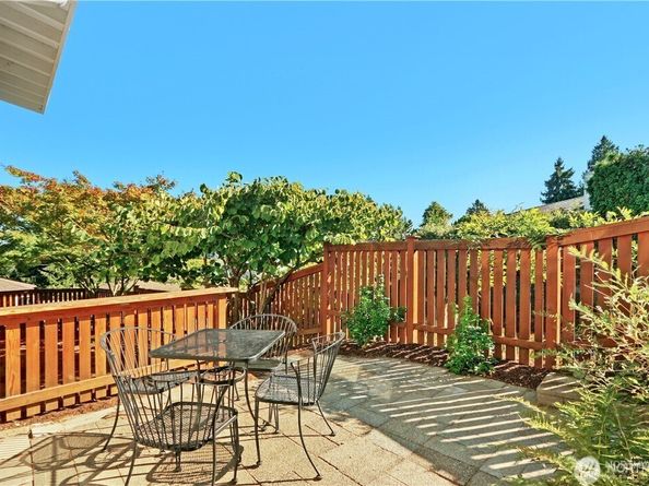 3215 NE 103rd Street, Seattle WA 98125