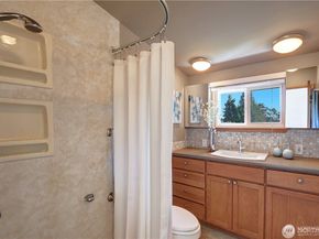 3215 NE 103rd Street, Seattle WA 98125