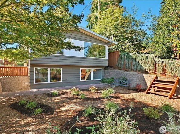 3215 NE 103rd Street, Seattle WA 98125