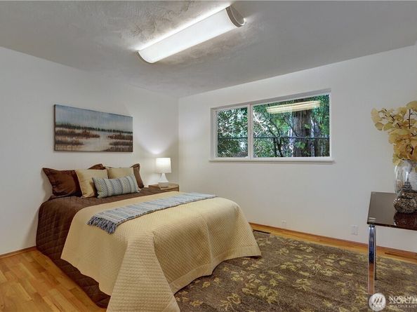 3215 NE 103rd Street, Seattle WA 98125