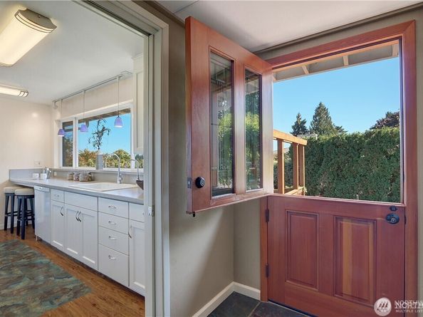 3215 NE 103rd Street, Seattle WA 98125