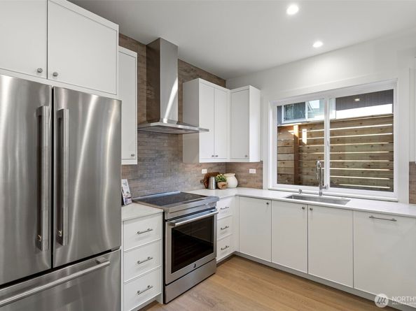 8007 25th Avenue NW, Seattle WA 98117