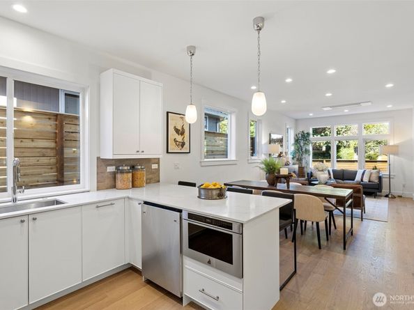 8007 25th Avenue NW, Seattle WA 98117