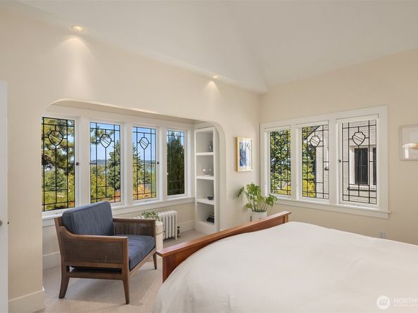 2055 E Crescent Drive, Seattle WA 98112