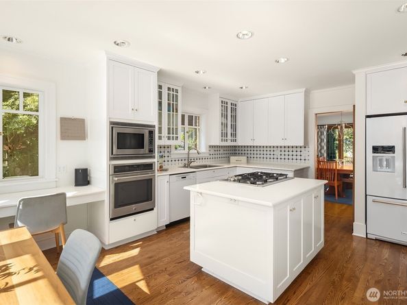 2055 E Crescent Drive, Seattle WA 98112