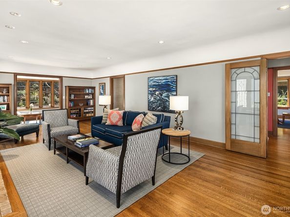2055 E Crescent Drive, Seattle WA 98112