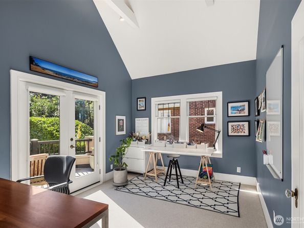 2055 E Crescent Drive, Seattle WA 98112