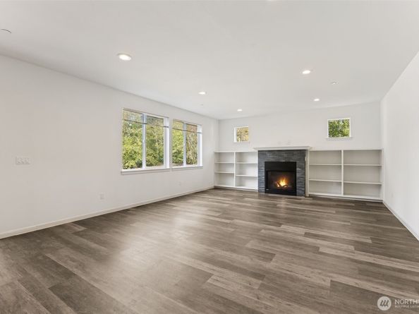 27037 NE 29th Place, Redmond WA 98053
