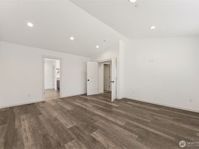 27037 NE 29th Place, Redmond WA 98053