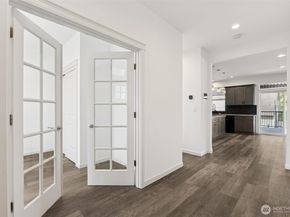 27037 NE 29th Place, Redmond WA 98053