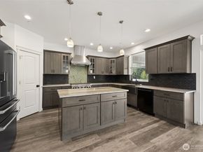 27037 NE 29th Place, Redmond WA 98053