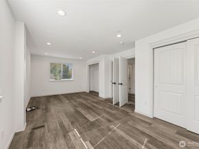 27037 NE 29th Place, Redmond WA 98053
