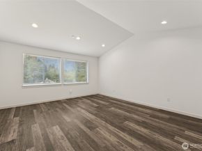27037 NE 29th Place, Redmond WA 98053