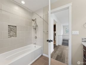 27037 NE 29th Place, Redmond WA 98053