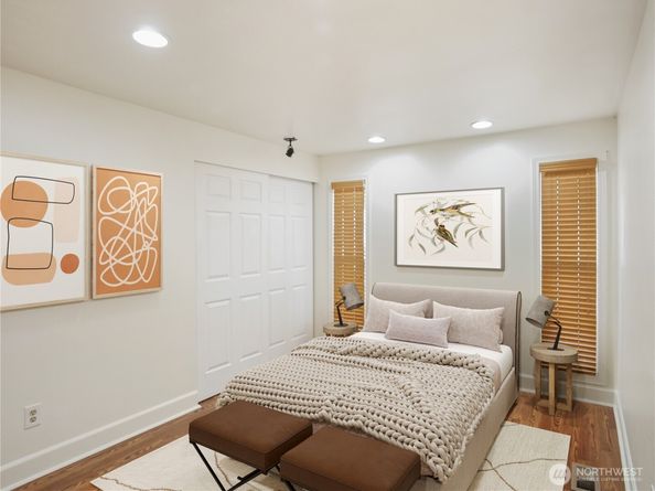 936 NE 207th Place NE, Sammamish WA 98074