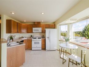 1210 Daniels Avenue, Bremerton WA 98312