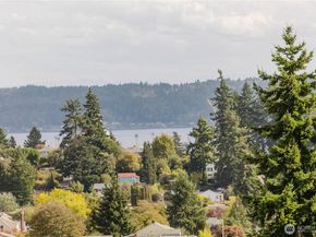 1210 Daniels Avenue, Bremerton WA 98312