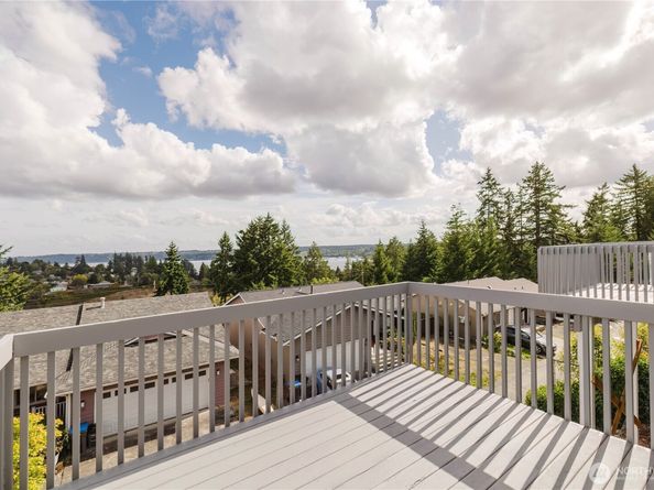 1210 Daniels Avenue, Bremerton WA 98312