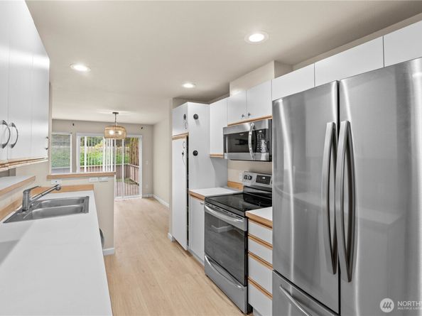 5509 S 237th Place 123, Kent WA 98032