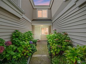 5509 S 237th Place 123, Kent WA 98032