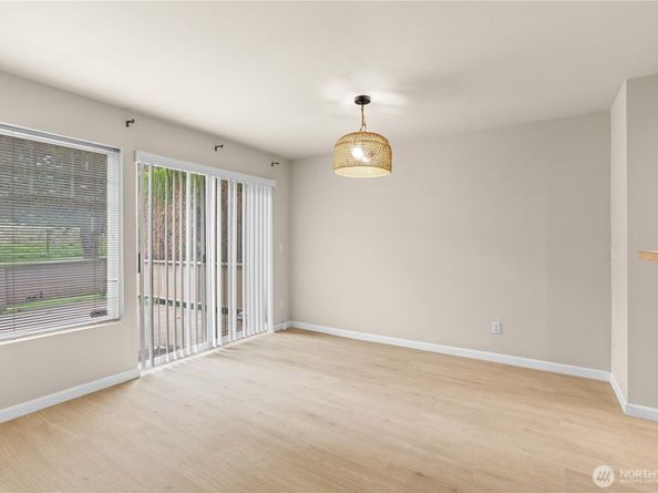 5509 S 237th Place 123, Kent WA 98032