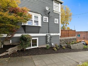 102 24th Avenue E A, Seattle WA 98112