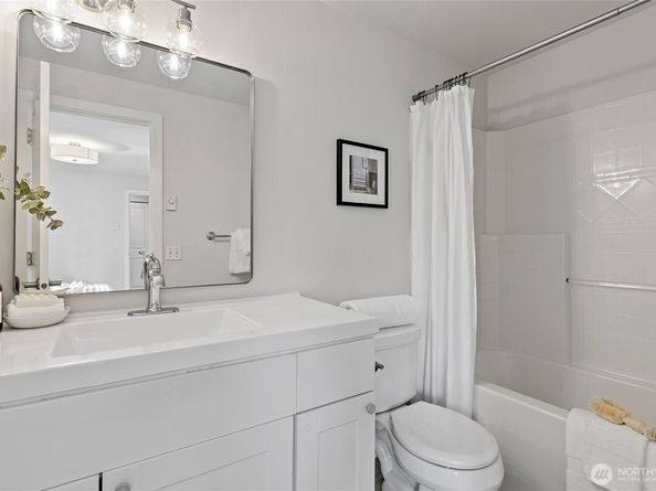 102 24th Avenue E A, Seattle WA 98112