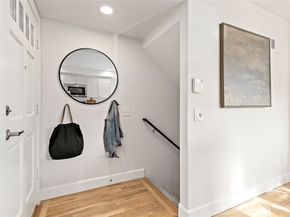 102 24th Avenue E A, Seattle WA 98112