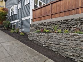 102 24th Avenue E A, Seattle WA 98112