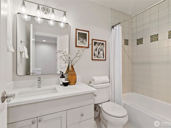 102 24th Avenue E A, Seattle WA 98112